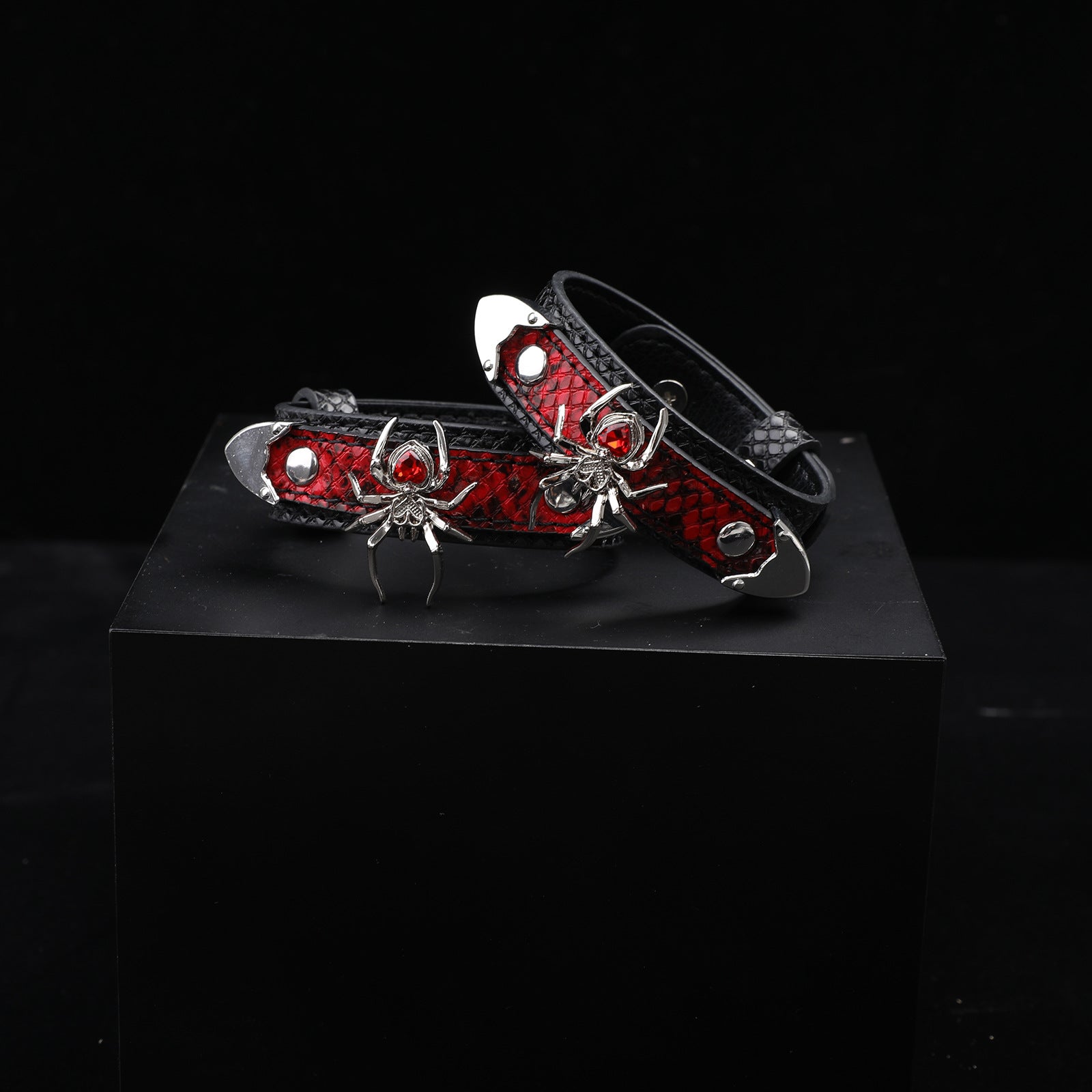 AllSparkling [CHROMATIC] Spider Choker