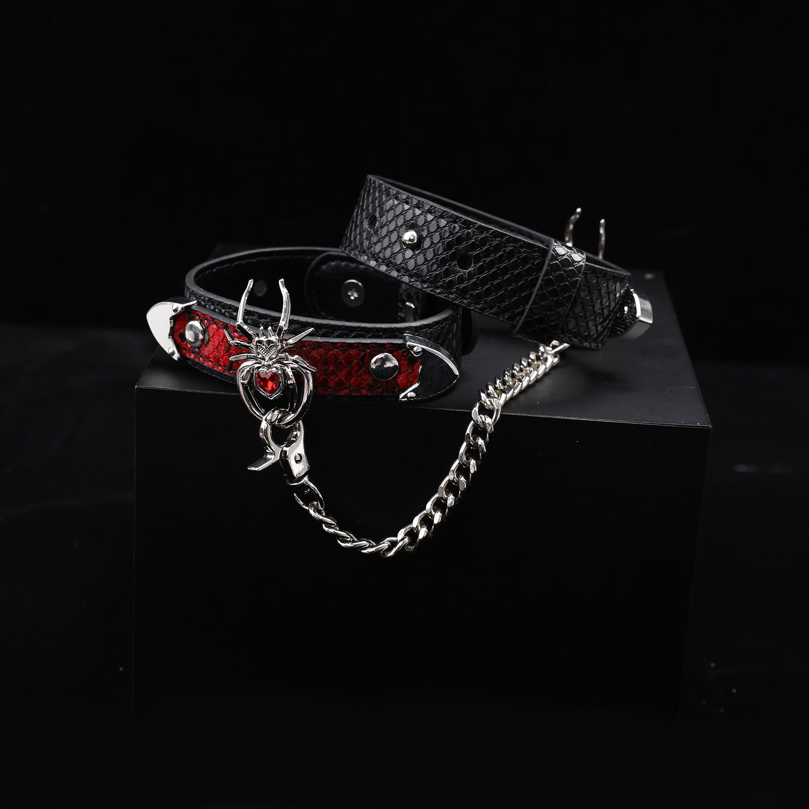 AllSparkling [CHROMATIC] Spider Choker